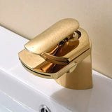 CascadeOne z efektem wodospadu