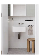 Solidny Uchwyt na Papier Toaletowy Czerwony/Czarny