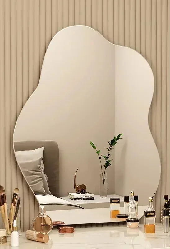 NordiGlow Nieregularne Lustro LED – Skandynawski Design