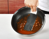 ChefMaster – RVS Antypryskowa Patelnia z Wzorem Plastra Miodu i Szklaną Pokrywą