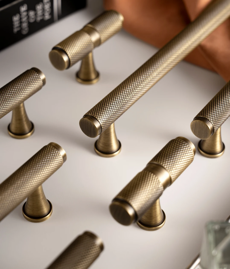 Nurlin Masywny Antyczny Mosiężny Uchwyt do Mebli