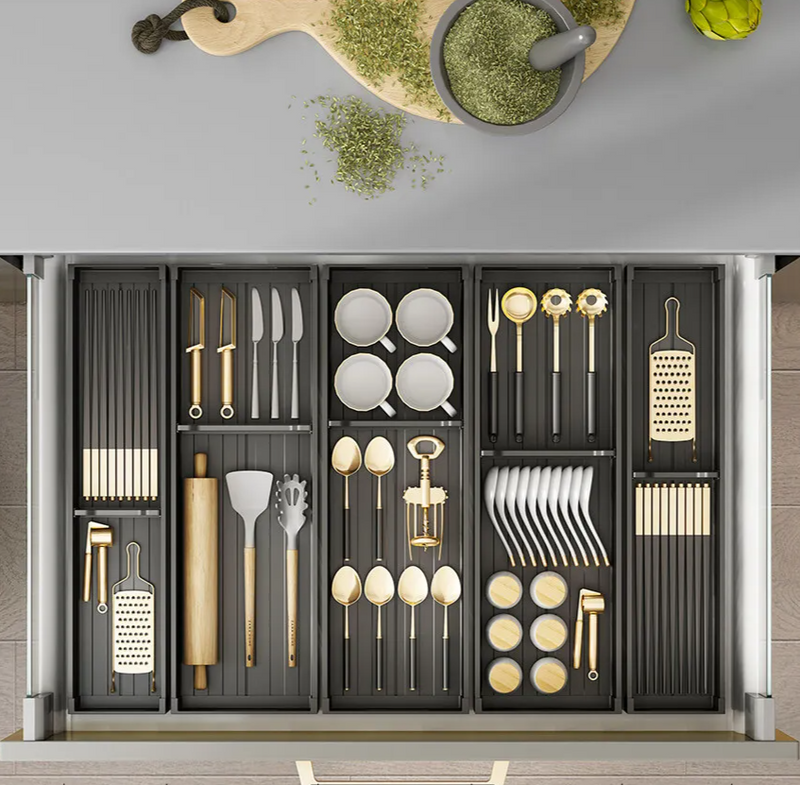 SlideDry Wysuwany Ociekacz – Regulowany Organizer do Szuflad na Sztućce, Talerze i Przechowywanie w Kuchni