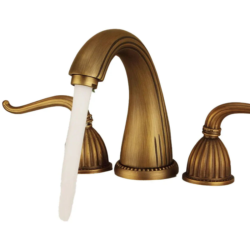 Klasyczna Bateria Umywalkowa w Antycznym Wykończeniu z Mosiądzu – Styl Vintage i Rustykalny Komfort