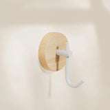 Drewniany Wisiak na Orzechy Włoskie – Czarny lub Biały | Dekoracyjny i Praktyczny