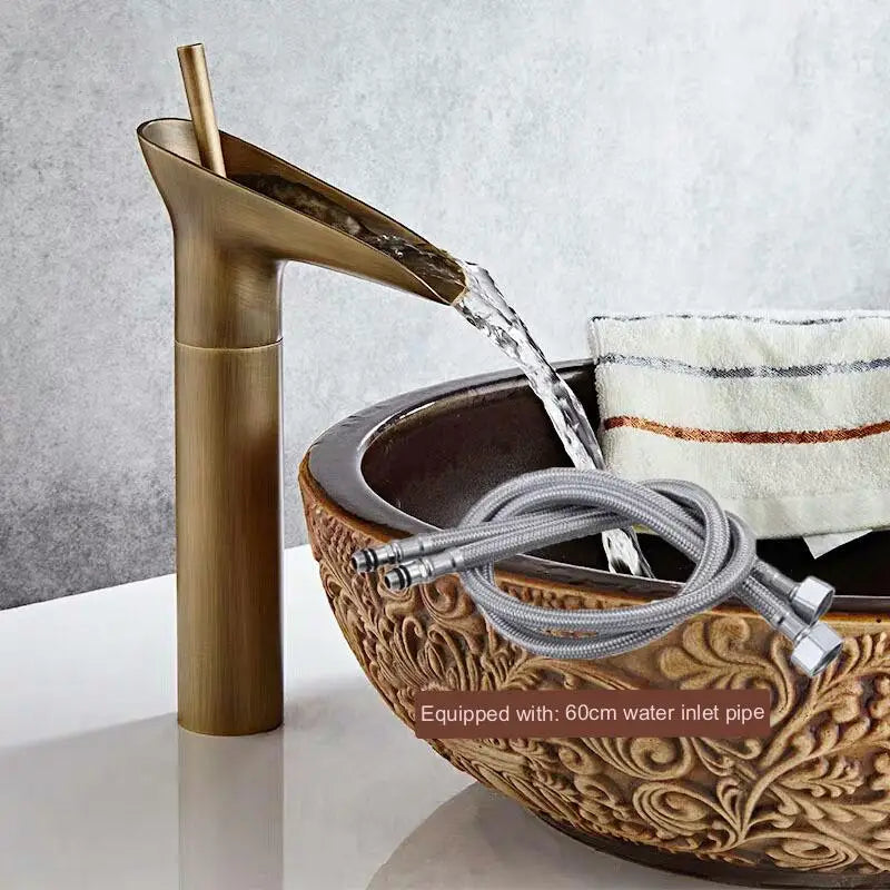 Luksusowy kran zlewozmywakowy typu wodospad