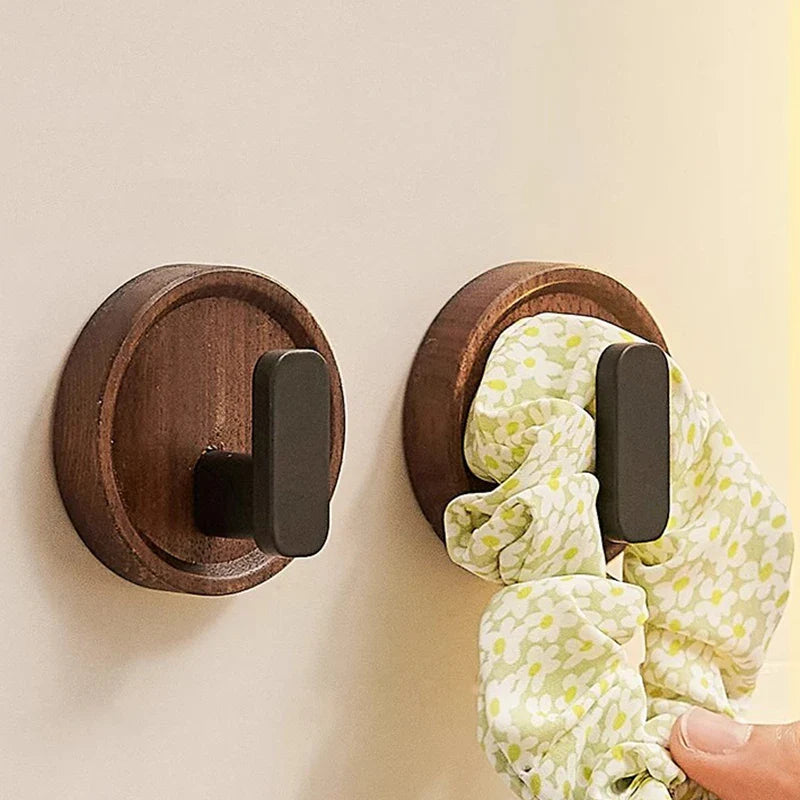 Nurlin Walnut – Stylowy Czarny Wieszak Ścienny z Drewna Orzechowego na Klucze, Płaszcze i Akcesoria Łazienkowe