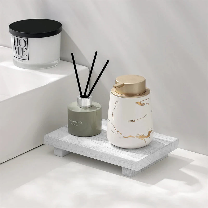 RustiTray – Drewniana Podwyższona Ozdobna Podstawka do Przechowywania