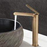 Bateria umywalkowa AquaVint z efektem wodospadu