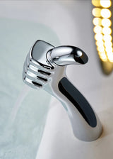 AquaFalls Solo – Zlewozmywakowy Kran Wodospadowy z Litego Mosiądzu