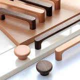 Drewniany guzik meblowy – z drewna bukowego lub orzechowego | Uroczy design | W zestawie śruby