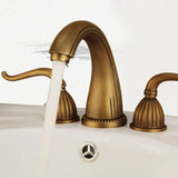 Klasyczna Bateria Umywalkowa w Antycznym Wykończeniu z Mosiądzu – Styl Vintage i Rustykalny Komfort