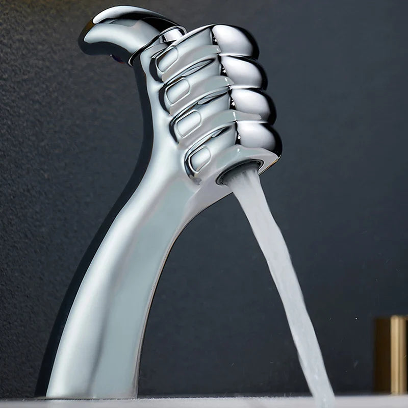 AquaFalls Solo – Zlewozmywakowy Kran Wodospadowy z Litego Mosiądzu