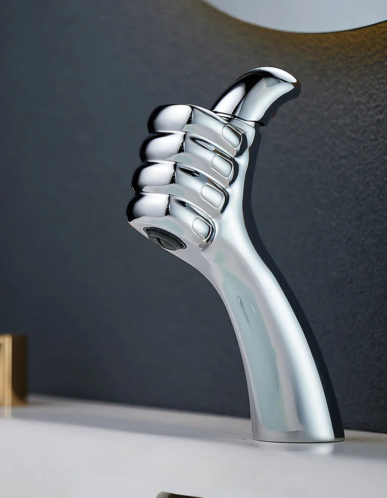 AquaFalls Solo – Zlewozmywakowy Kran Wodospadowy z Litego Mosiądzu