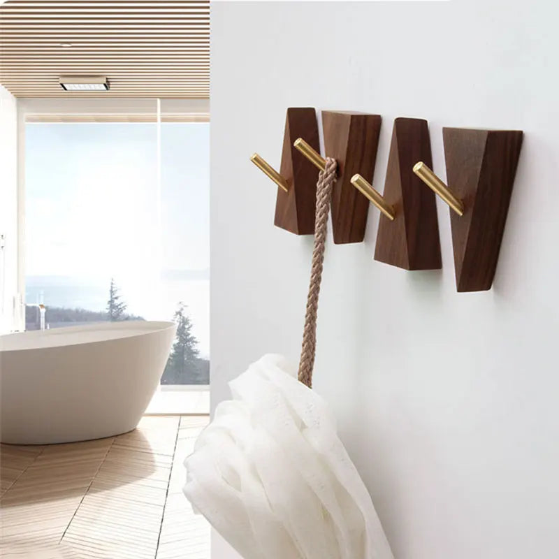 TriLuxe Trójkątny Hak Ścienny – Mosiądz & Lite Drewno