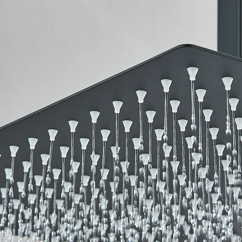 Kwadratowa Deszczownica | Matowa Czerń – Montaż Ścienny i Sufitowy | 360° Obracana