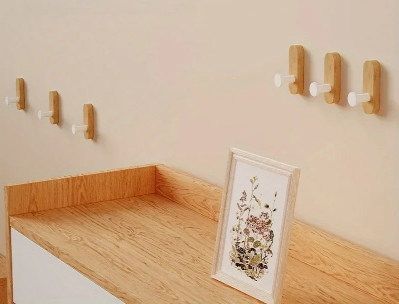 NordicWood – Samoprzylepne Drewniane Wieszaki z Orzecha Włoskiego