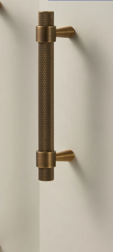 Nurlin Masywny Mosiężny Żłobiony Uchwyt T-Bar