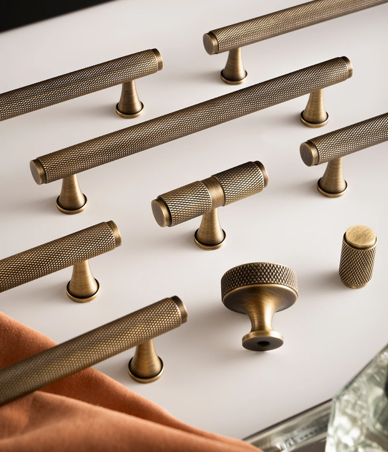 Nurlin Masywny Antyczny Mosiężny Uchwyt do Mebli