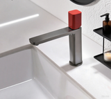 UrbanEdge – gunmetal, mosiężna, jednouchwytowa, kwadratowy design, ciepła i zimna woda