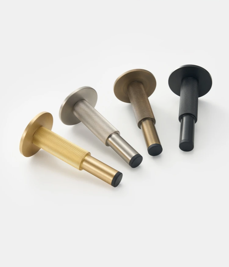 Nurlin Mosiężny Zatrzask do Drzwi z Rowkowaniem